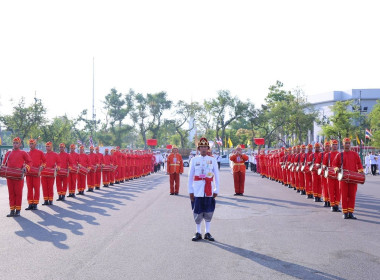 &quot;ในหลวง-พระราชินี&quot; เสด็จฯ พระราชพิธีพืชมงคลฯ 2567 พารามิเตอร์รูปภาพ 12