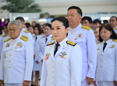 พิธีวางพานพุ่มดอกไม้สดถวายราชสักการะ วันพระบิดาแห่งฝนหลวง ... พารามิเตอร์รูปภาพ 1