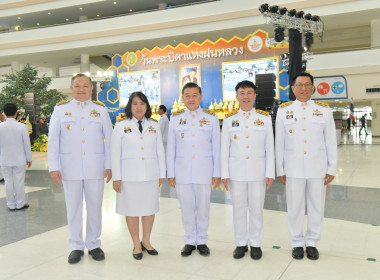 พิธีวางพานพุ่มดอกไม้สดถวายราชสักการะ วันพระบิดาแห่งฝนหลวง ... พารามิเตอร์รูปภาพ 22