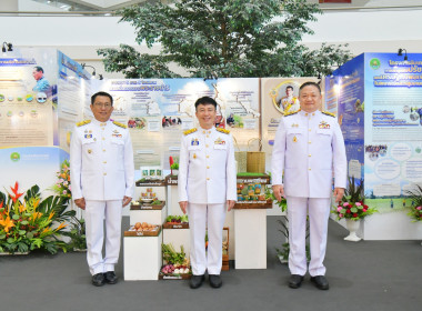 พิธีวางพานพุ่มดอกไม้สดถวายราชสักการะ วันพระบิดาแห่งฝนหลวง ... พารามิเตอร์รูปภาพ 28