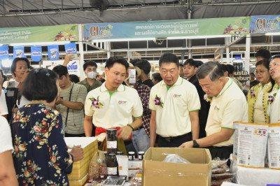 รมว.เกษตรฯ เปิดงาน Gi Fresh 2 you พารามิเตอร์รูปภาพ 1