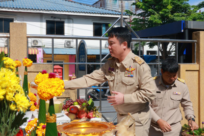 อธิบดี กสส. นำสักการะสิ่งศักดิ์สิทธิ์ พารามิเตอร์รูปภาพ 1