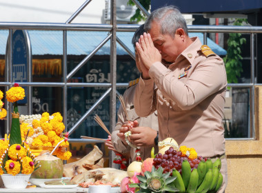 อธิบดี กสส. นำสักการะสิ่งศักดิ์สิทธิ์ พารามิเตอร์รูปภาพ 14