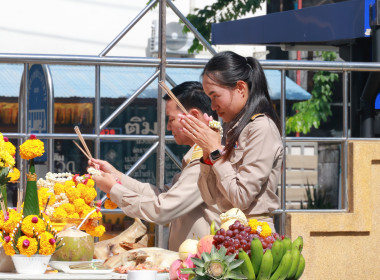 อธิบดี กสส. นำสักการะสิ่งศักดิ์สิทธิ์ พารามิเตอร์รูปภาพ 23