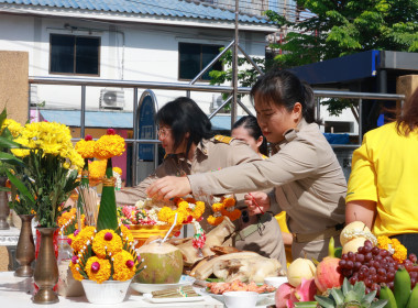 อธิบดี กสส. นำสักการะสิ่งศักดิ์สิทธิ์ พารามิเตอร์รูปภาพ 15