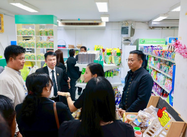 อธิบดีฯ นำ จนท.กรมสหกรณ์เมียนมา เยี่ยมชมร้านสหกรณ์เทเวศร์ พารามิเตอร์รูปภาพ 10