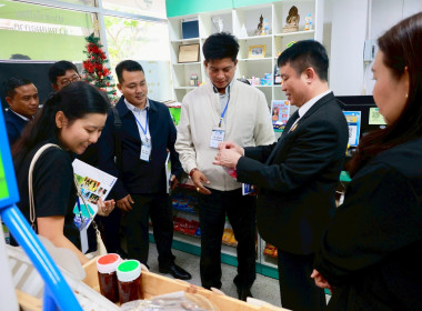 อธิบดีฯ นำ จนท.กรมสหกรณ์เมียนมา เยี่ยมชมร้านสหกรณ์เทเวศร์ พารามิเตอร์รูปภาพ 14