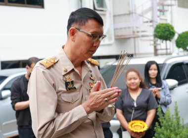 ผอ. อนุรัตน์ เลื่อนลอย ไหว้ศาลฯ เนื่องในโอกาสเข้ารับตำแหน่ง ... พารามิเตอร์รูปภาพ 5