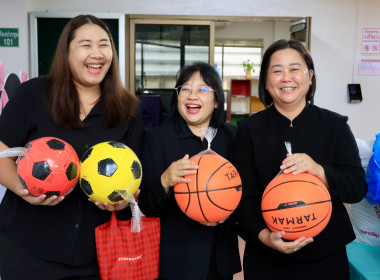 กรมส่งเสริมสหกรณ์ ส่งต่อความรักแก่น้อง ๆ พารามิเตอร์รูปภาพ 22