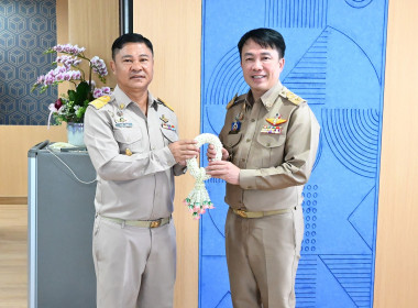 รองอธิบดีฯ สักการะสิ่งศักดิ์สิทธิ์ พารามิเตอร์รูปภาพ 2