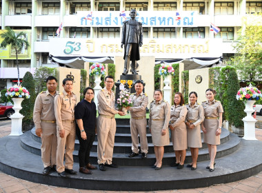 รองอธิบดีฯ สักการะสิ่งศักดิ์สิทธิ์ พารามิเตอร์รูปภาพ 4