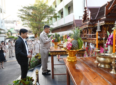 รองอธิบดีฯ สักการะสิ่งศักดิ์สิทธิ์ พารามิเตอร์รูปภาพ 14