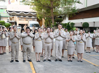 รองอธิบดีฯ สักการะสิ่งศักดิ์สิทธิ์ พารามิเตอร์รูปภาพ 18