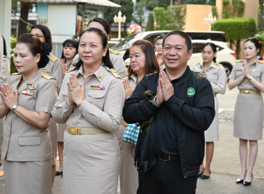 รองอธิบดีฯ สักการะสิ่งศักดิ์สิทธิ์ พารามิเตอร์รูปภาพ 19