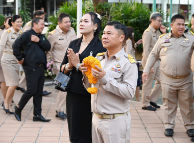 รองอธิบดีฯ สักการะสิ่งศักดิ์สิทธิ์ พารามิเตอร์รูปภาพ 28