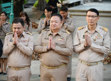 รองอธิบดีฯ สักการะสิ่งศักดิ์สิทธิ์ พารามิเตอร์รูปภาพ 30