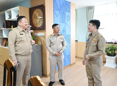 รองอธิบดีฯ สักการะสิ่งศักดิ์สิทธิ์ พารามิเตอร์รูปภาพ 38