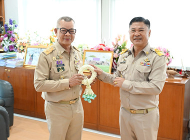 รองอธิบดีฯ สักการะสิ่งศักดิ์สิทธิ์ พารามิเตอร์รูปภาพ 39