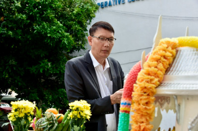 ผอ. สทส. นำบุคลากรสักการะสิ่งศักดิ์สิทธิ์ ... พารามิเตอร์รูปภาพ 1