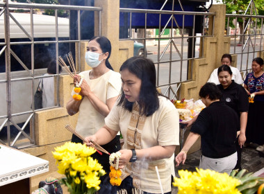 ผอ. สทส. นำบุคลากรสักการะสิ่งศักดิ์สิทธิ์ ... พารามิเตอร์รูปภาพ 12