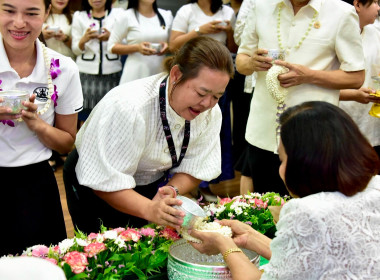 รดน้ำขอพร เนื่องในโอกาสวันขึ้นปีใหม่ไทย 2569 พารามิเตอร์รูปภาพ 62