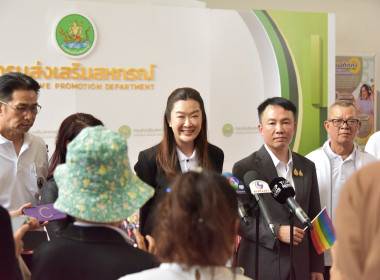 รมช. เกษตรฯ ปล่อยขบวนรถ Taxi EV ของสหกรณ์ พารามิเตอร์รูปภาพ 50