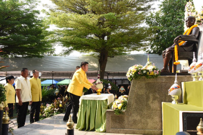 “รัฐมนตรีเกษตรฯ” วางพานพุ่มฯ และ ... พารามิเตอร์รูปภาพ 1